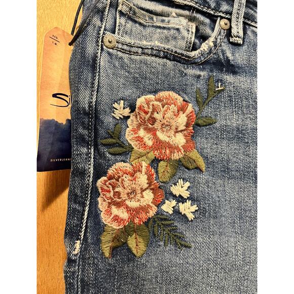 Silver Jeans NWT Women’s Mazy Slim Crop Size W:30 L:25 Embroidered Roses Denim - Picture 14 of 16